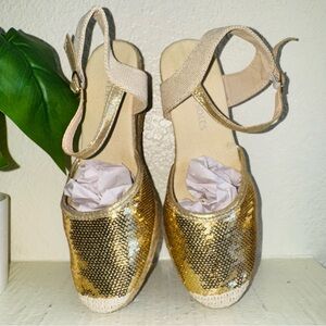 Wedge Shoes With Gold Sparkles Size 4 Wide Women's Great Condition